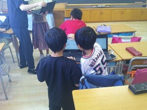 写真:ペア学習の様子