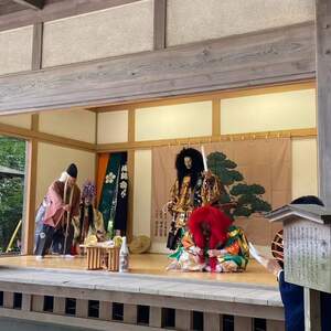 梅鉢会による里神楽の写真