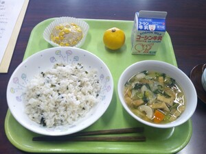 写真:給食