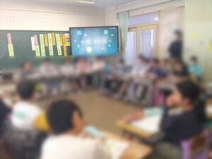 写真:学級活動での話し合い(学級会)の様子