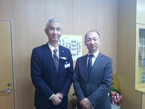 写真:内田校長と