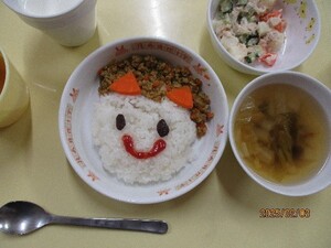 乳児クラスの給食は「鬼っ子ドライカレー」でした。