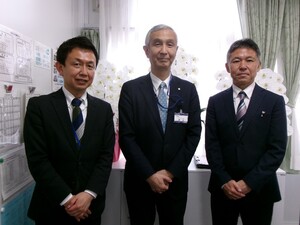 写真:渡邉校長(右)、加藤副校長(左)と