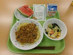 写真:当日の給食