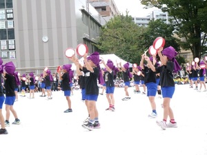 写真:2年生の表現活動の様子