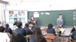 写真：養護教諭とのコラボ授業