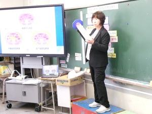 写真：6年生の授業（保健）
