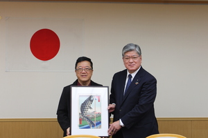 マレーシア・UCSI大学学校長と板橋区長の写真