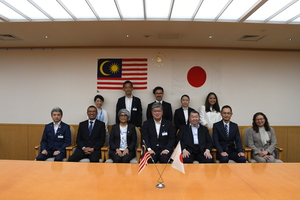 マレーシア・UCSI大学のみなさんと板橋区長