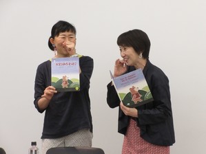 写真：小山友子さんと広松由希子さん