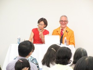 写真：講演会の様子1