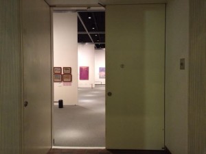 写真：展示室出入り口