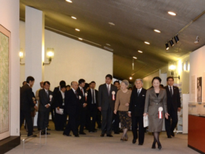 写真：天皇皇后両陛下のご来館の様子2