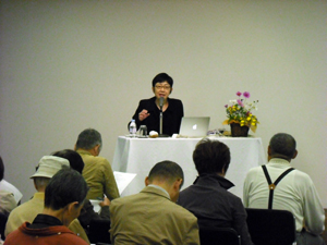 写真：2011年10月8日の講演会の様子