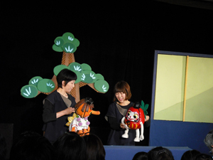 写真：人形劇団プークによる公演