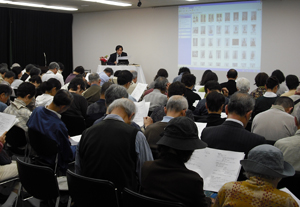 写真：2009年4月18日の講演会の様子