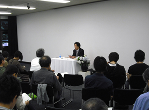 写真：2009年6月6日の講演会の様子