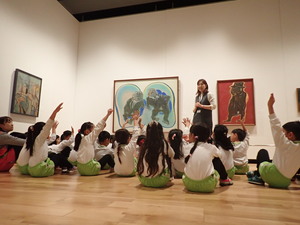 椅子という作品をみている