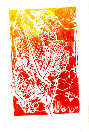 講師による参考作品(葉っぱでつくった、赤と黄色の版画)