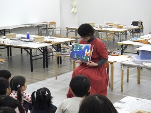 読み聞かせの様子