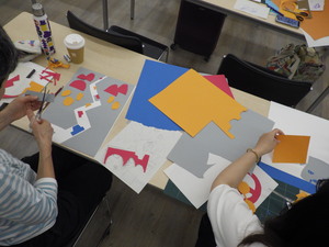 コラージュでの制作の様子