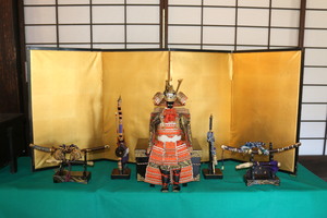 鎧・弓・太刀の展示