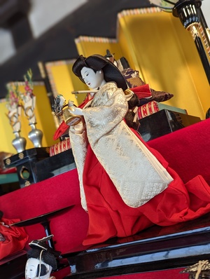 画像:三人官女